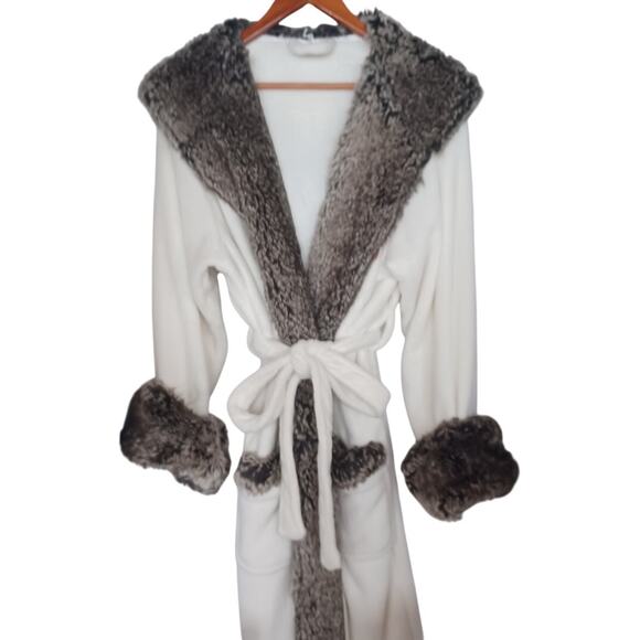 Pottery Barn Faux Fur Ombre Hooded Robe Plush White Bathrobe Women's Medium